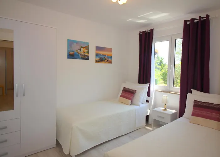 Lorena With Pool 포레치