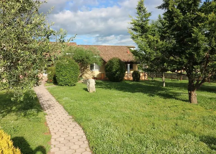 Lorena With Pool 포레치