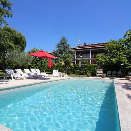 Daire Lorena With Pool Poreč